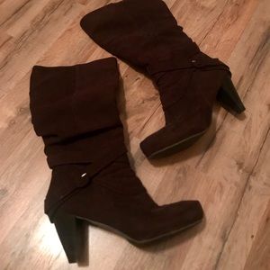Faux suede boot gently used